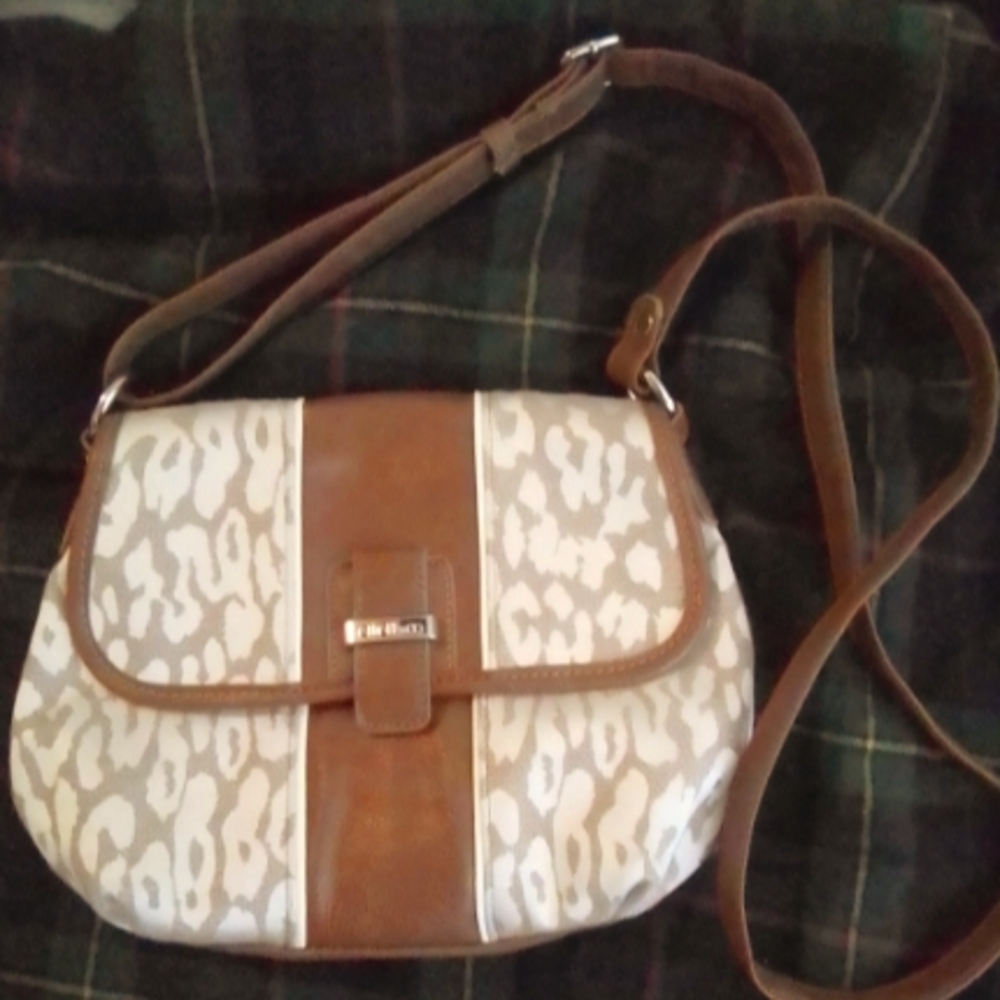 Nine & Co. crossbody purse